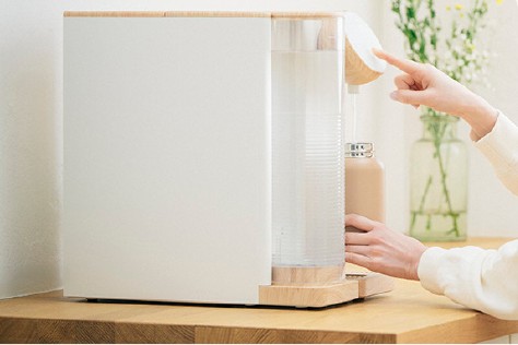 コトリスの横に水筒を置いて使用する様子